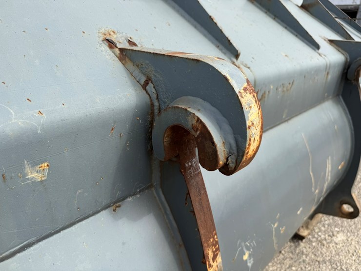 #3277-•-2016-liebherr-542-wheel-loader-w/-plow-and-chains-image-71