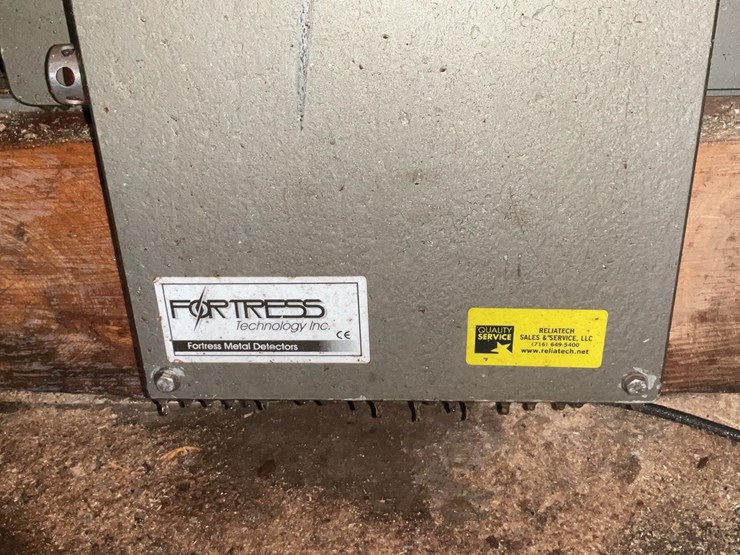 #263-•-fortress-metal-detector-image-5