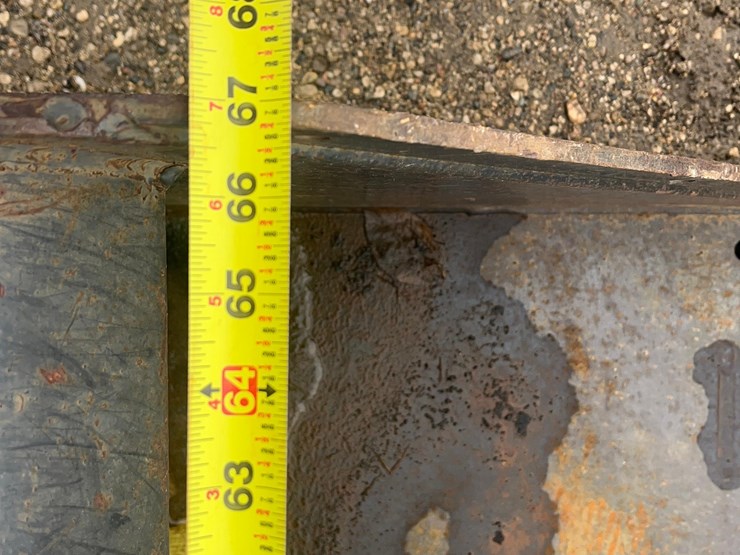 68"-bobcat-bucket-image-6