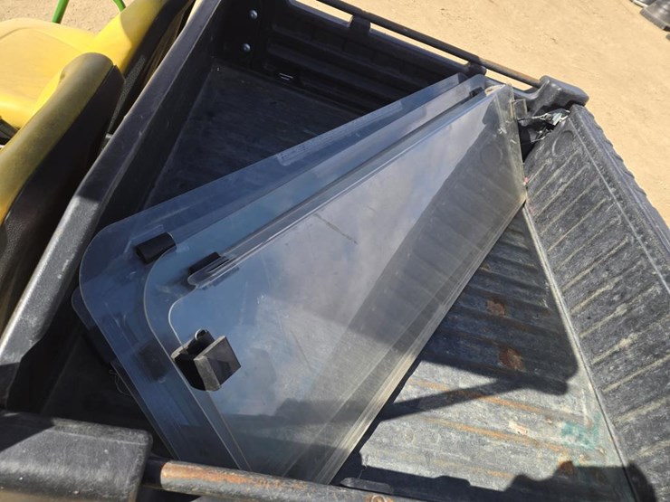 john-deere-gator-image-9