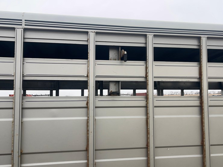 2012-titan-trailer-image-16