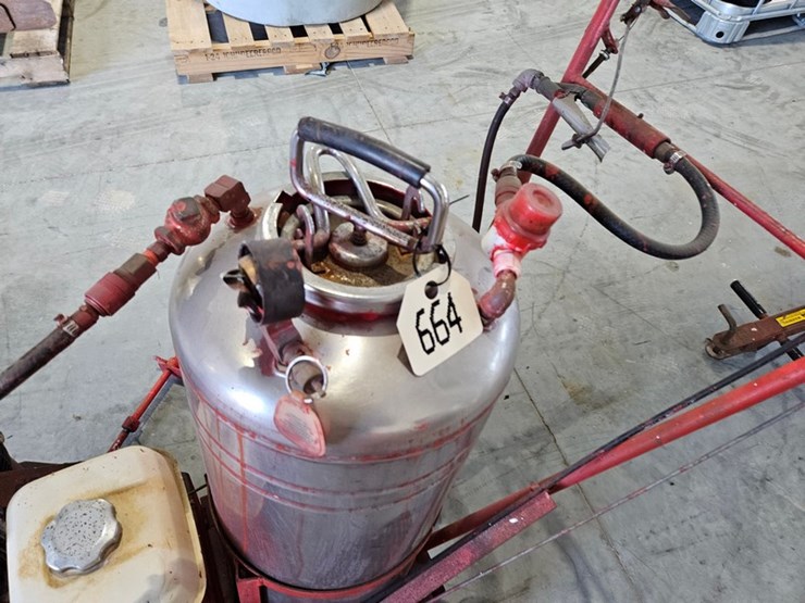 #664-•-walk-behind-paint-sprayer-image-15
