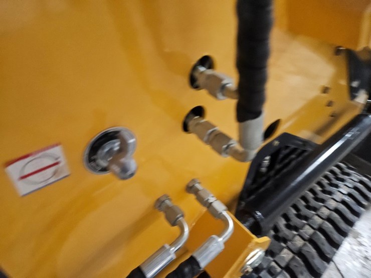 #691-•-2026-zjg-zj380-mini-skid-steer-image-22