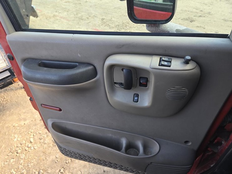 2003-gmc-topkick-image-23