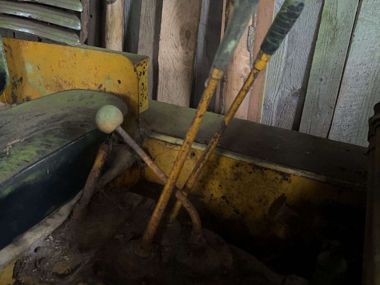 caterpillar-fifteen-image-22