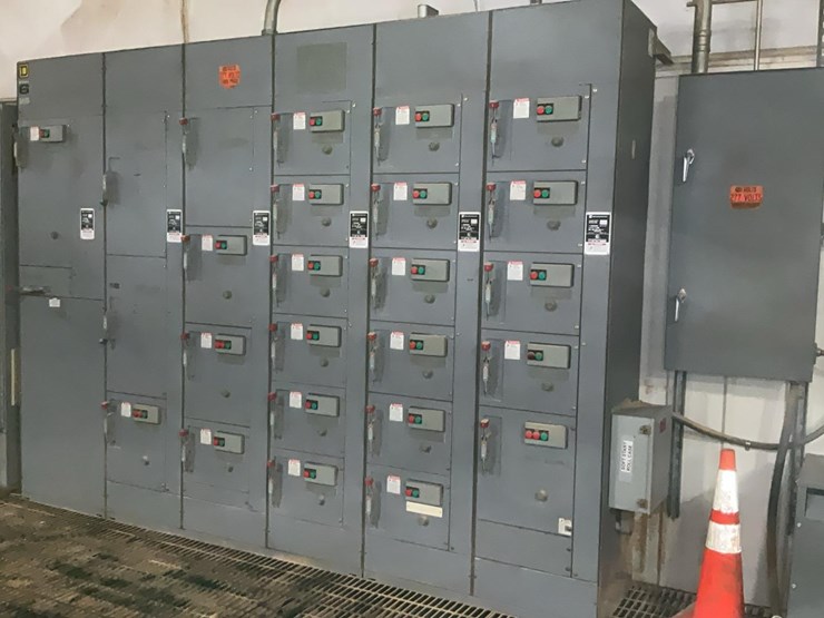 #215-•-square-d-motor-control-center-image-3