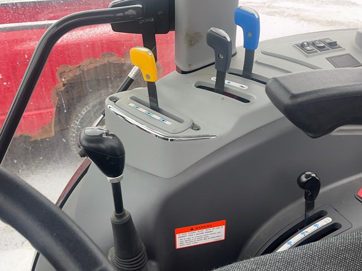 kioti-rx8320-power-shuttle-tractor-with-loader-image-36