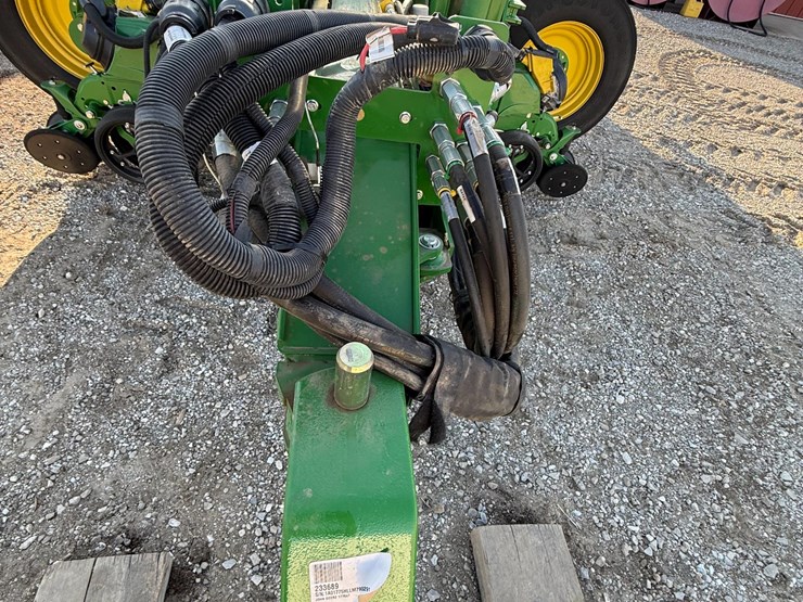 2021-john-deere-1775nt-image-11