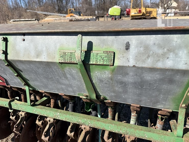 john-deere-van-brunt-drill-5862-image-6