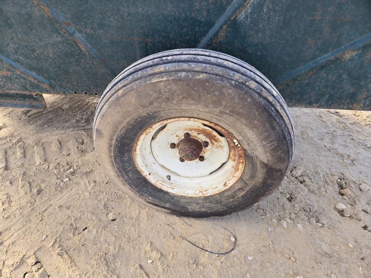#152-•-grain-o-vator-#10-auger-wagon-image-9