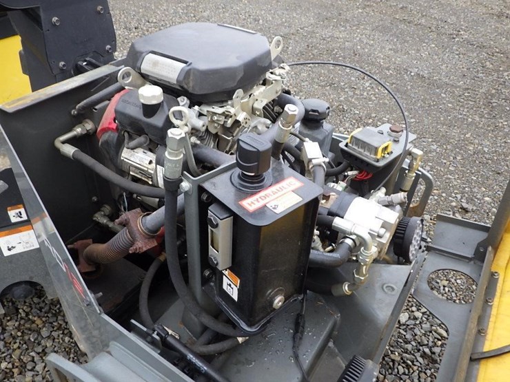 wacker-neuson-d-12-tandem-vibratory-roller-image-11