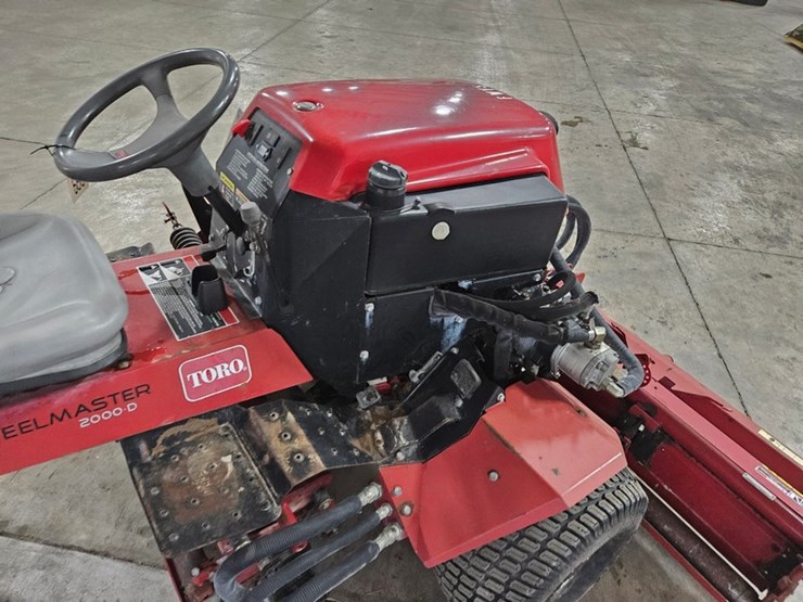 2000-toro-reelmaster-2000d-image-14