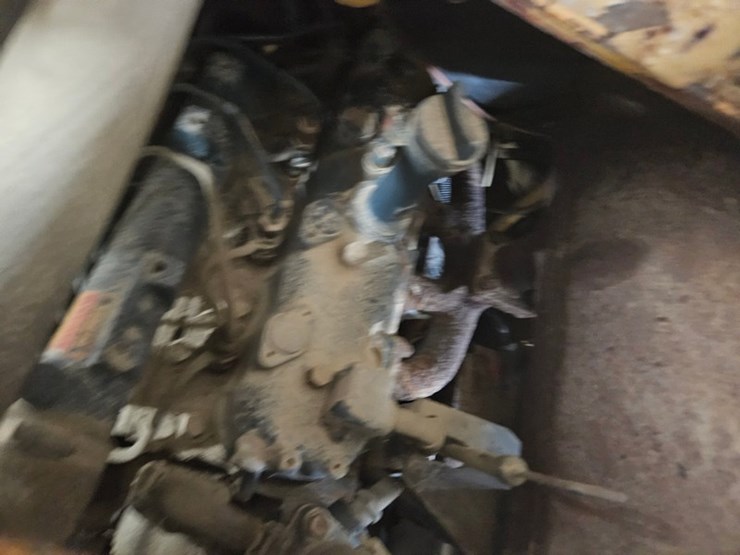 new-holland-l555-image-13