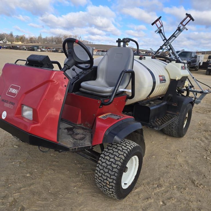 #148 • 2003 TORO 5600 SPRAYER WITH 18' BOOMS