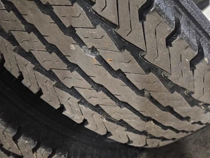 2012-ford-e350-image-39