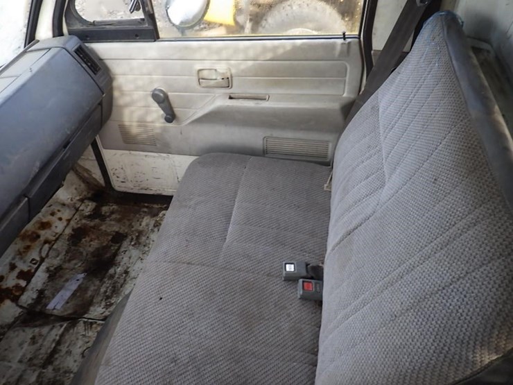 1992-isuzu-npr-image-31