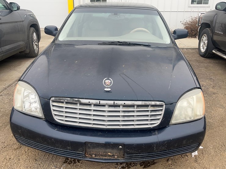 2004-cadillac-deville-sedan-image-2