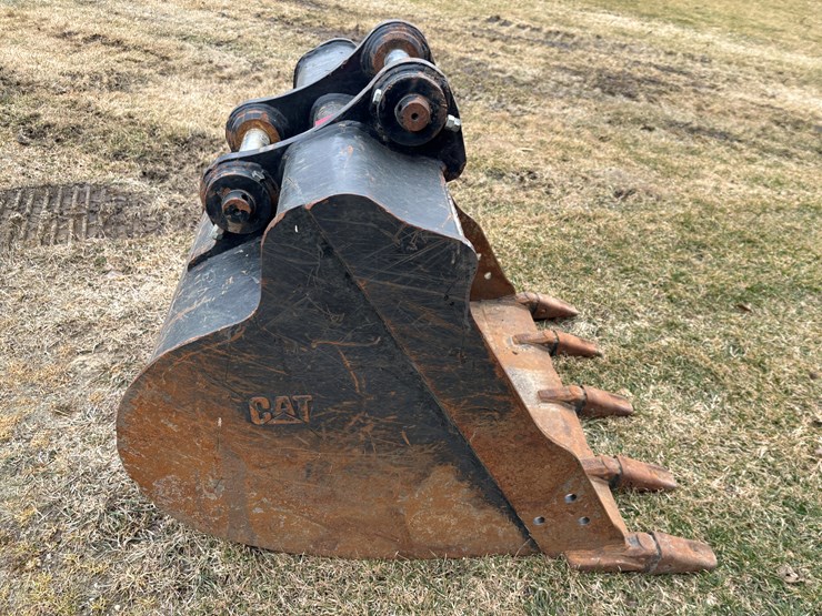 caterpillar-36-image-4