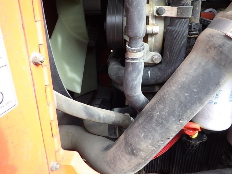 2015-jlg-8042-image-13