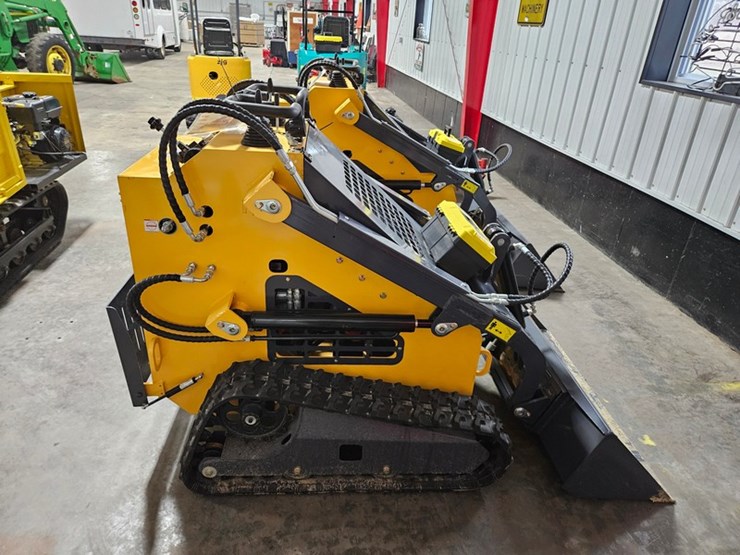 #690-•-2026-zjg-zj380-mini-skid-steer-image-6