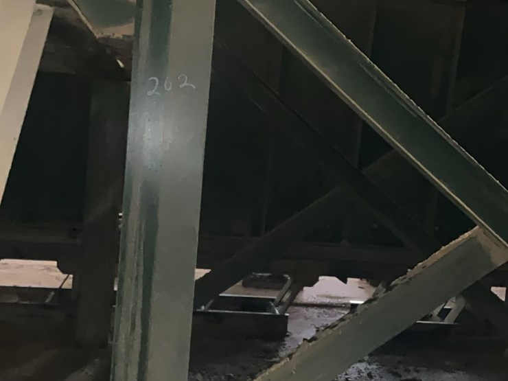 #202-•-salem-track-and-frame-image-11