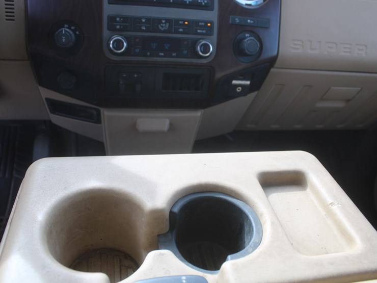 2011-ford-f250-lariat-image-31