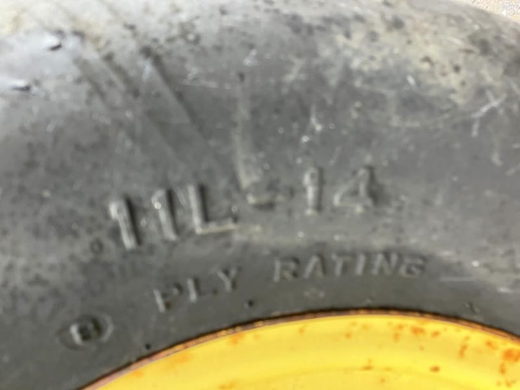 john-deere-235-image-4