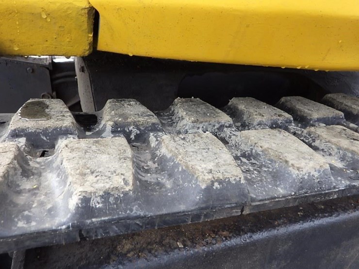 komatsu-pc12uu-image-29