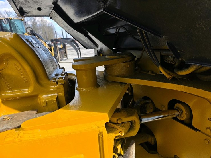 2003-deere-540g-iii-image-47