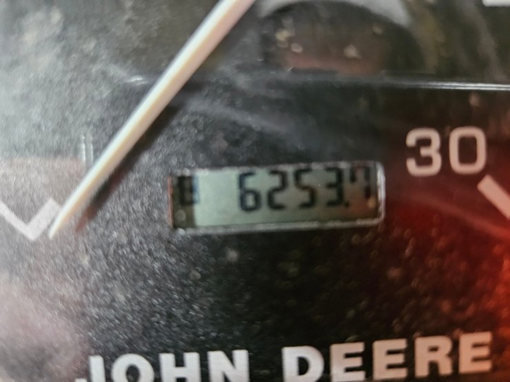 john-deere-5520-image-33