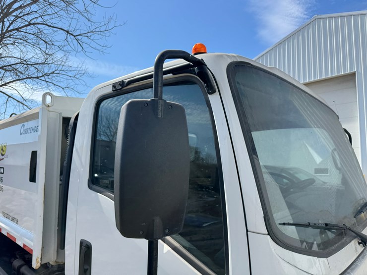 2018-isuzu-nrr-image-13