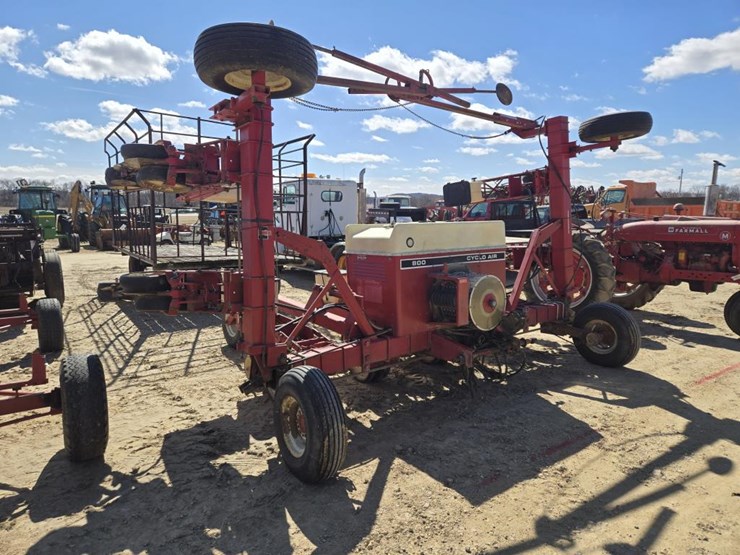 international-800-image-3