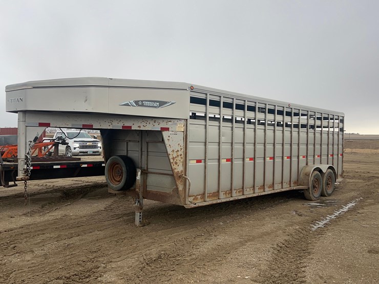 2012-titan-trailer-image-1