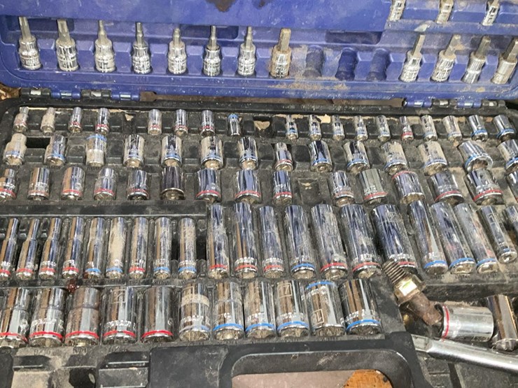 #105-•-cobalt-tool-chest-with-tools-image-17