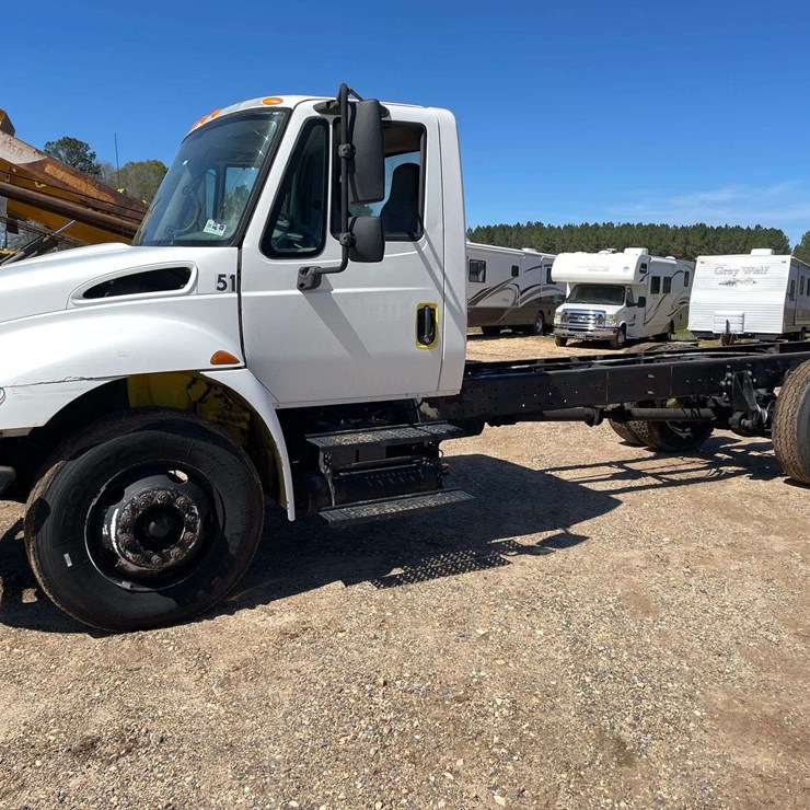 2004 INTERNATIONAL DURASTAR 4300