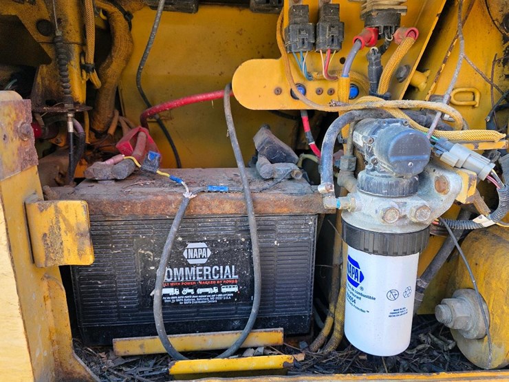 2007-caterpillar-d5g-image-32