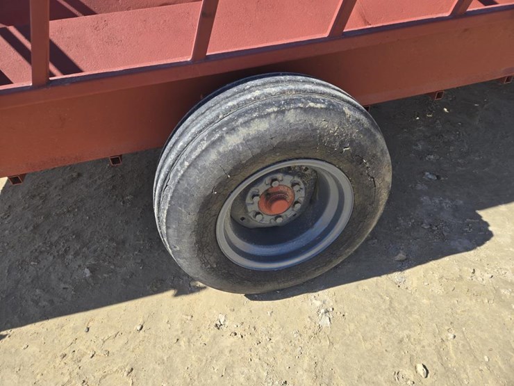 #226-•-portable-hay-feed-wagon-image-8