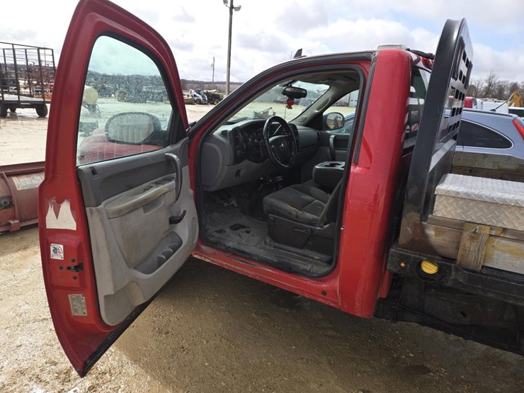 2013-chevrolet-k2500-image-12