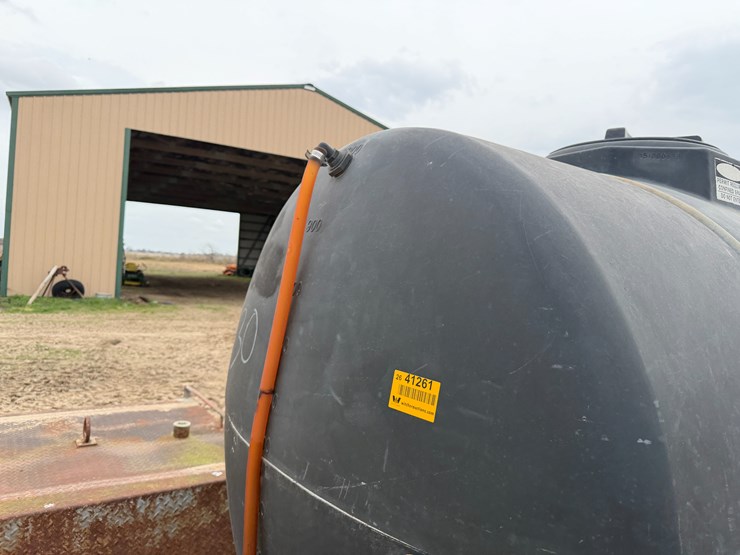 #41261-•-kbh-1000-gallon-fuel-wagon-image-29