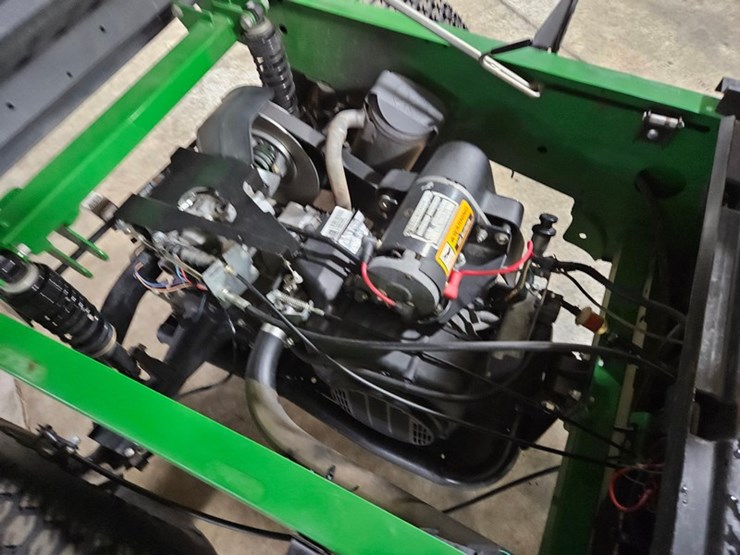 john-deere-turf-gator-image-15