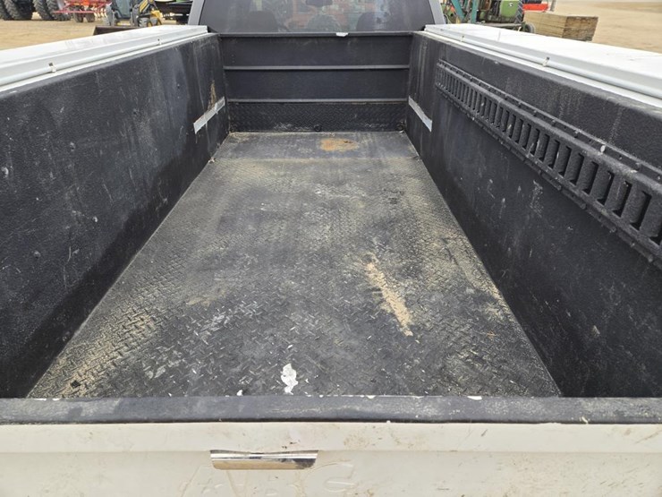 2001-chevrolet-k2500-image-11