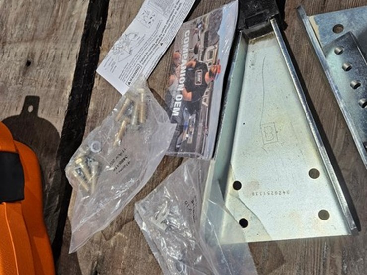 #693-•-b&w-companion-gm-5th-wheel-mount-image-12