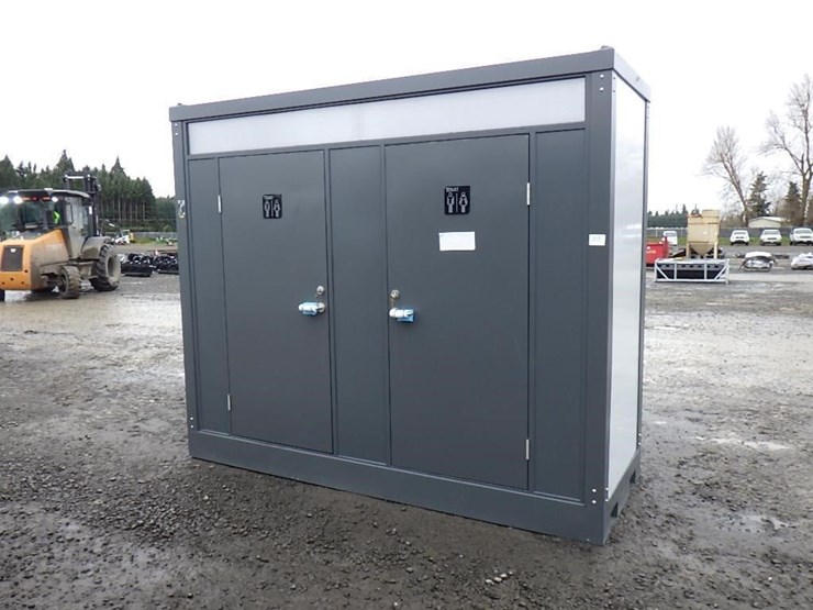 double-stall-portable-toilet-image-1