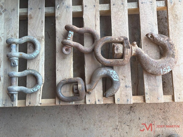 (3)-clevis,-(2)-hooks-image-1