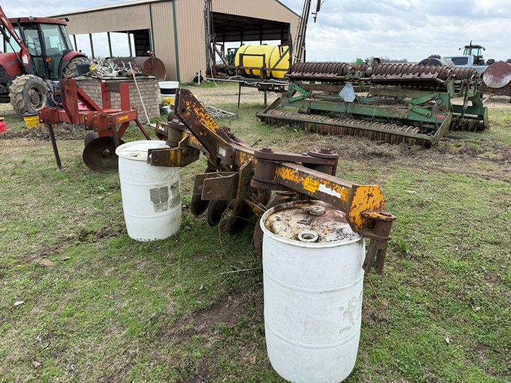 #41847-•-levee-plow-image-1