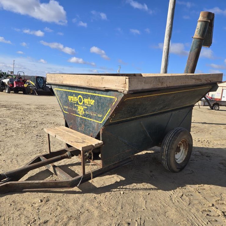 #152 • GRAIN-O-VATOR #10 AUGER WAGON