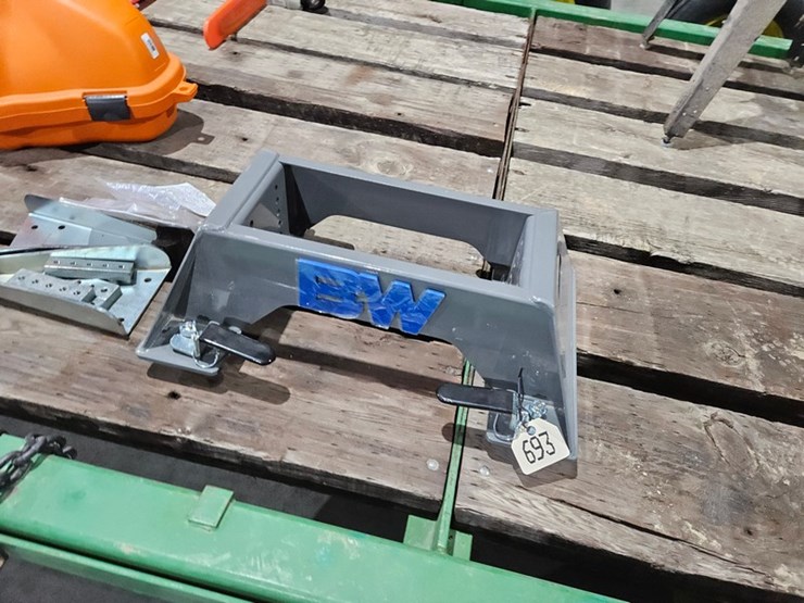 #693-•-b&w-companion-gm-5th-wheel-mount-image-7