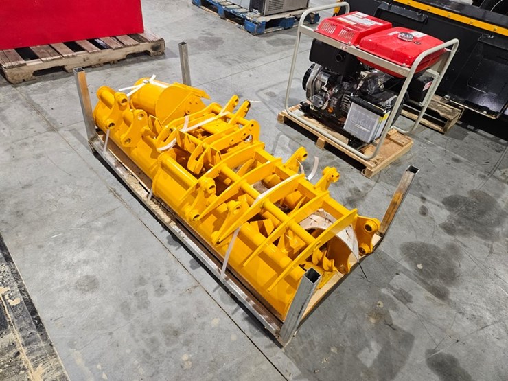 #706-•-giyi-mini-excavator-set-image-4