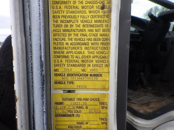 2004-izuzu-tilt-cab-22'-s/a-cab-and-chassis-image-37