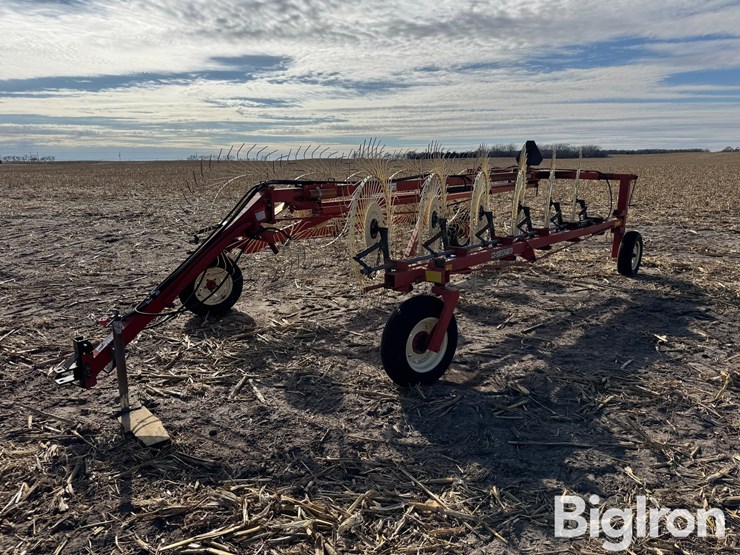 h&s-12-wheel-high-capacity-rake-image-1